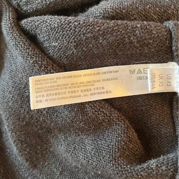 Free People Beach black v-neck cotton linen blend sweater - Picture 3 of 5